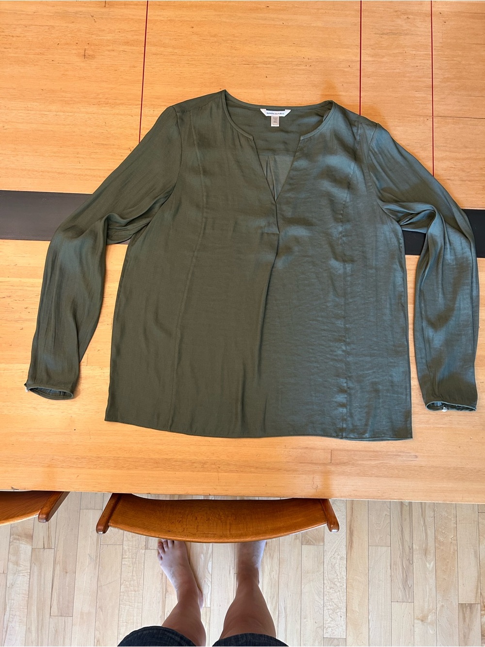 Banana Republic Olive Green Long-Sleeve V-Neck Blouse - large tall